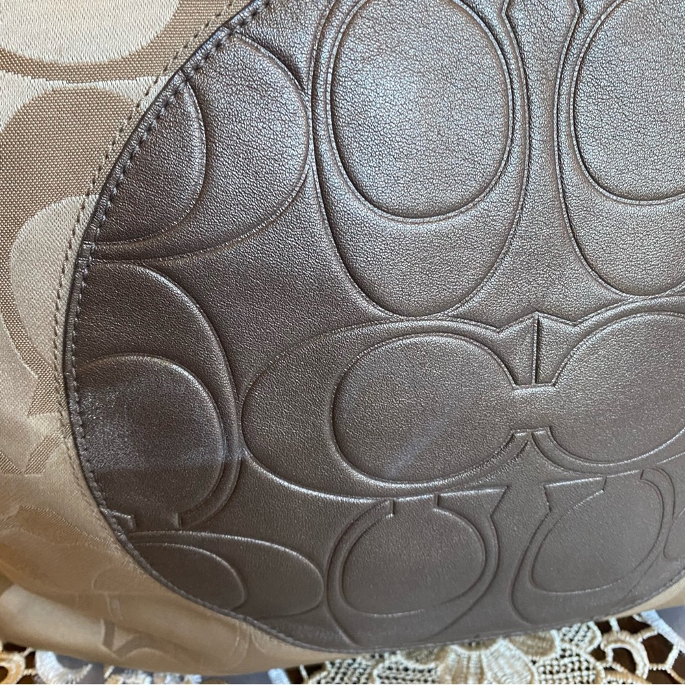 Coach monogram tote - Picture 4 of 11